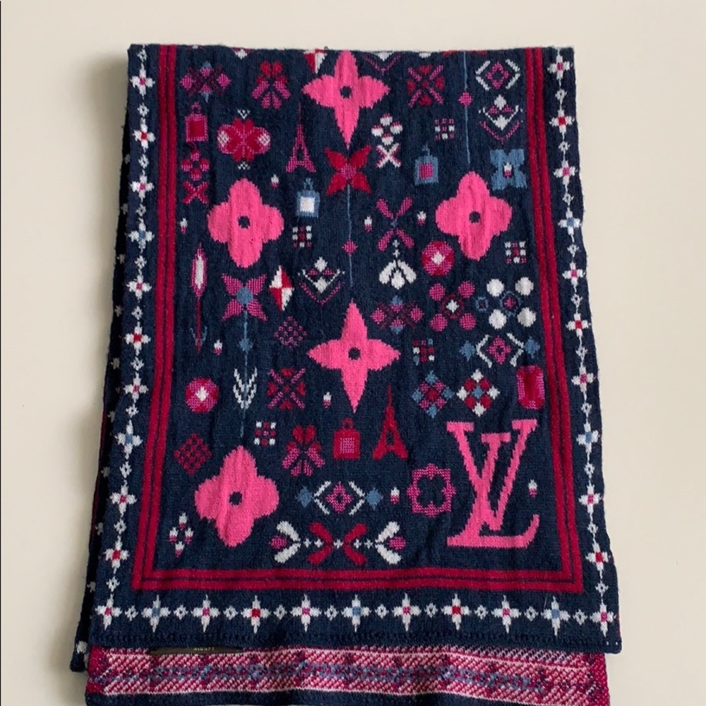 Louis Vuitton wool scarf